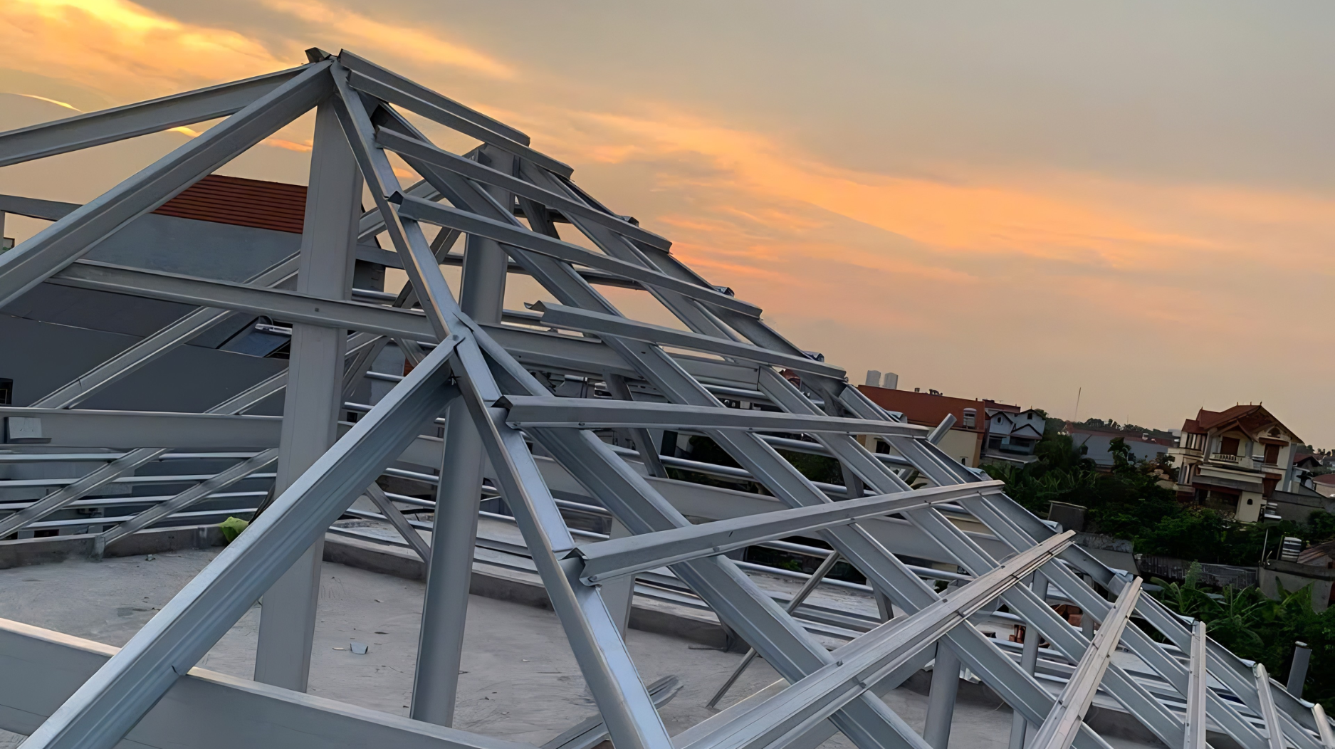 Thi Công Khung Kèo Mái Ngói Thép Nhẹ Trọn Gói 2026